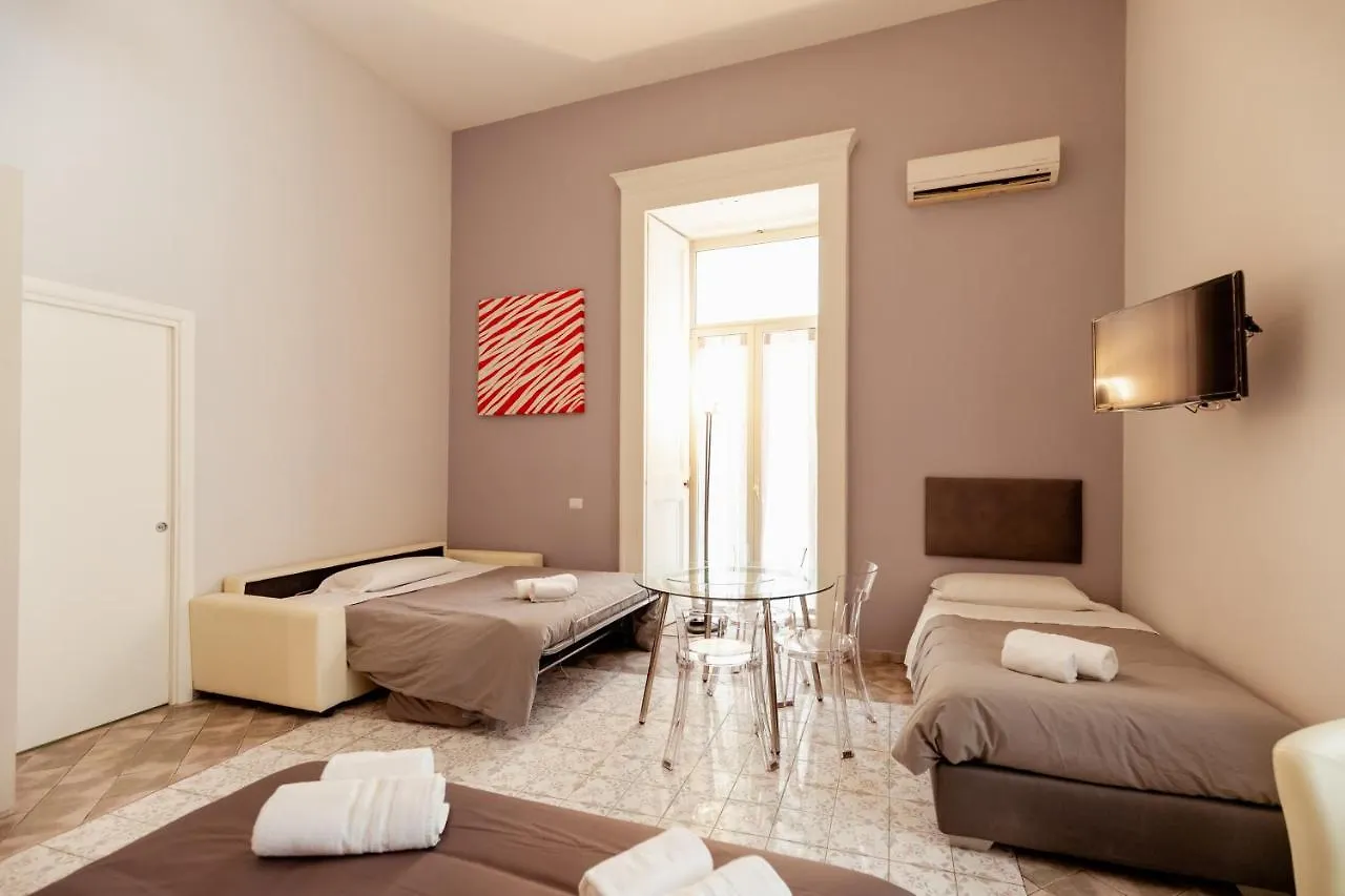 Suites Trinita In Toledo Street Neapel Italien