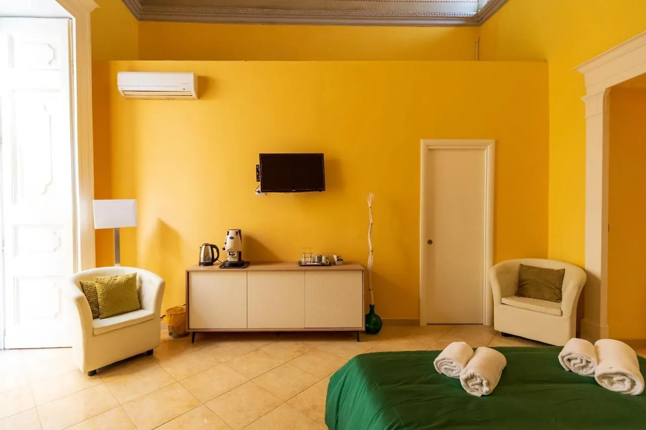Suites Trinita In Toledo Street Neapol Pensjonat