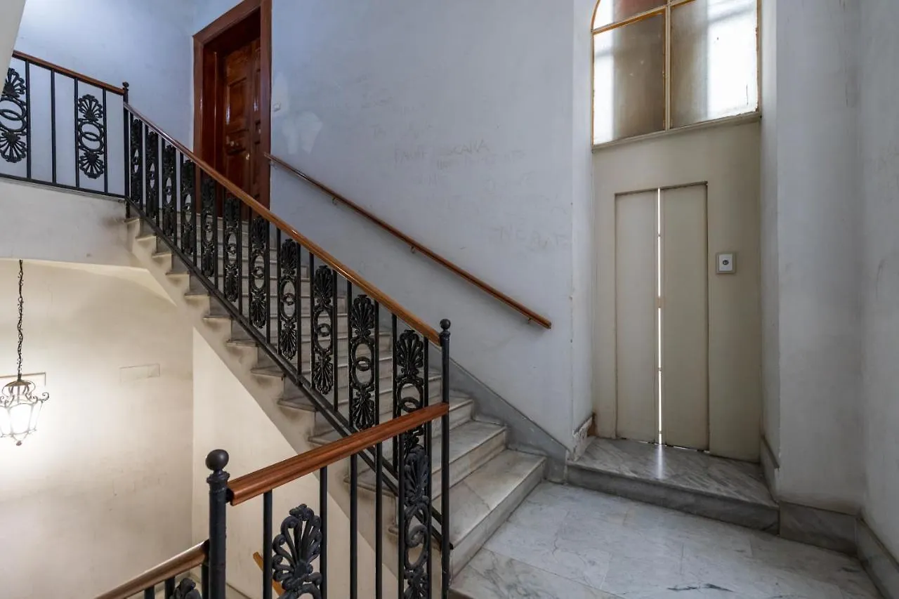Suites Trinita In Toledo Street Neapol Pensjonat